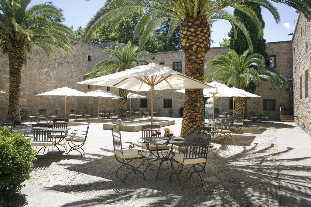 Parador De Jarandilla De La Vera Exteriör bild
