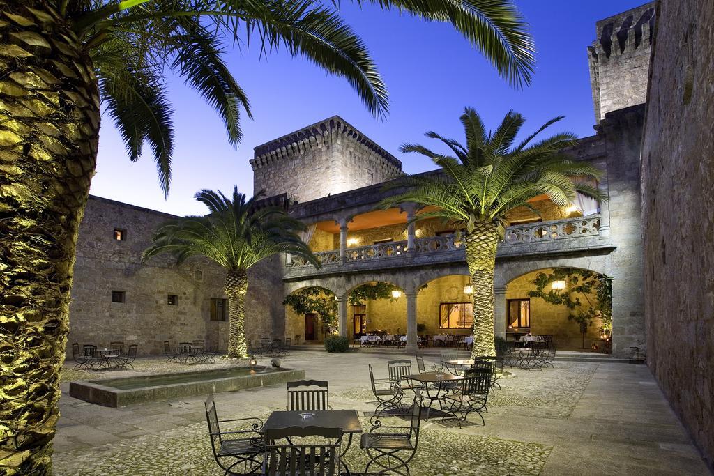 Parador De Jarandilla De La Vera Exteriör bild