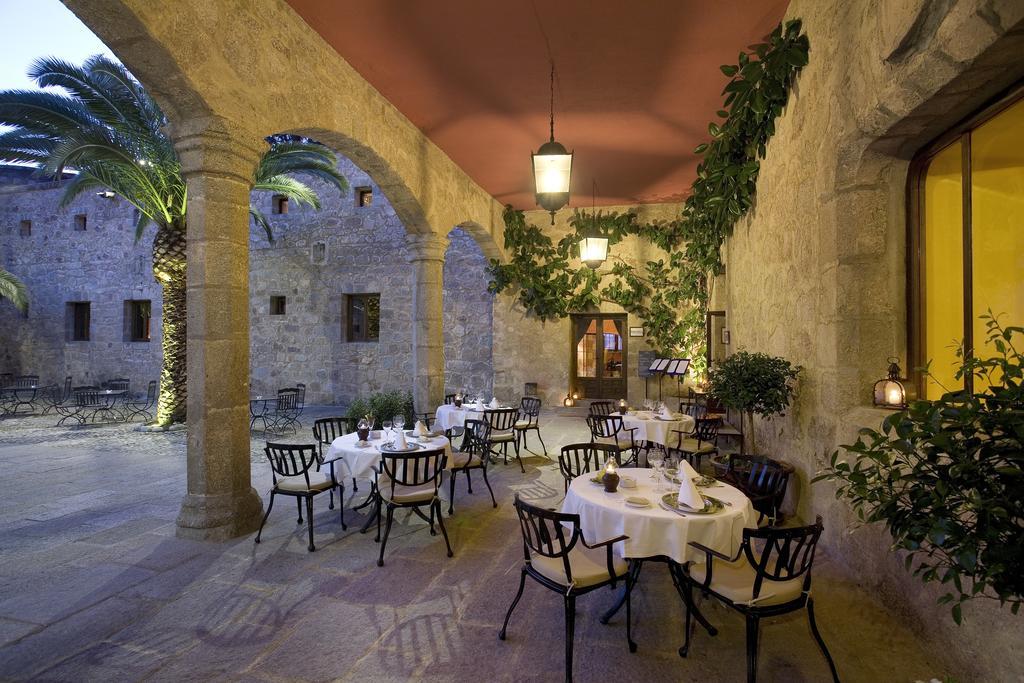 Parador De Jarandilla De La Vera Exteriör bild