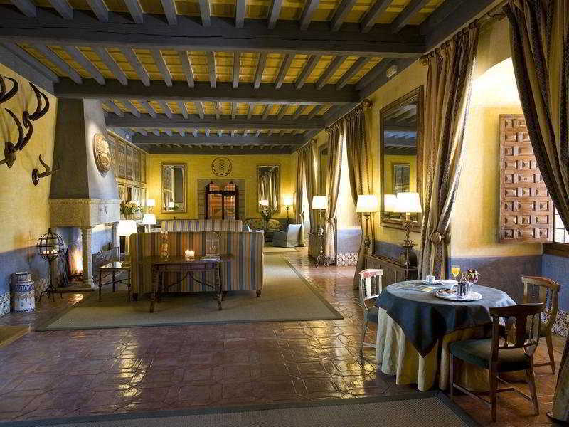 Parador De Jarandilla De La Vera Exteriör bild