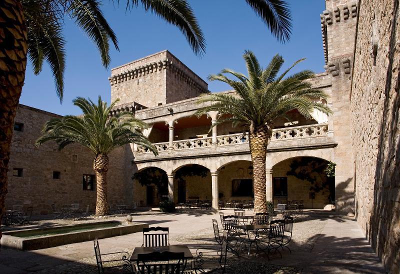 Parador De Jarandilla De La Vera Exteriör bild