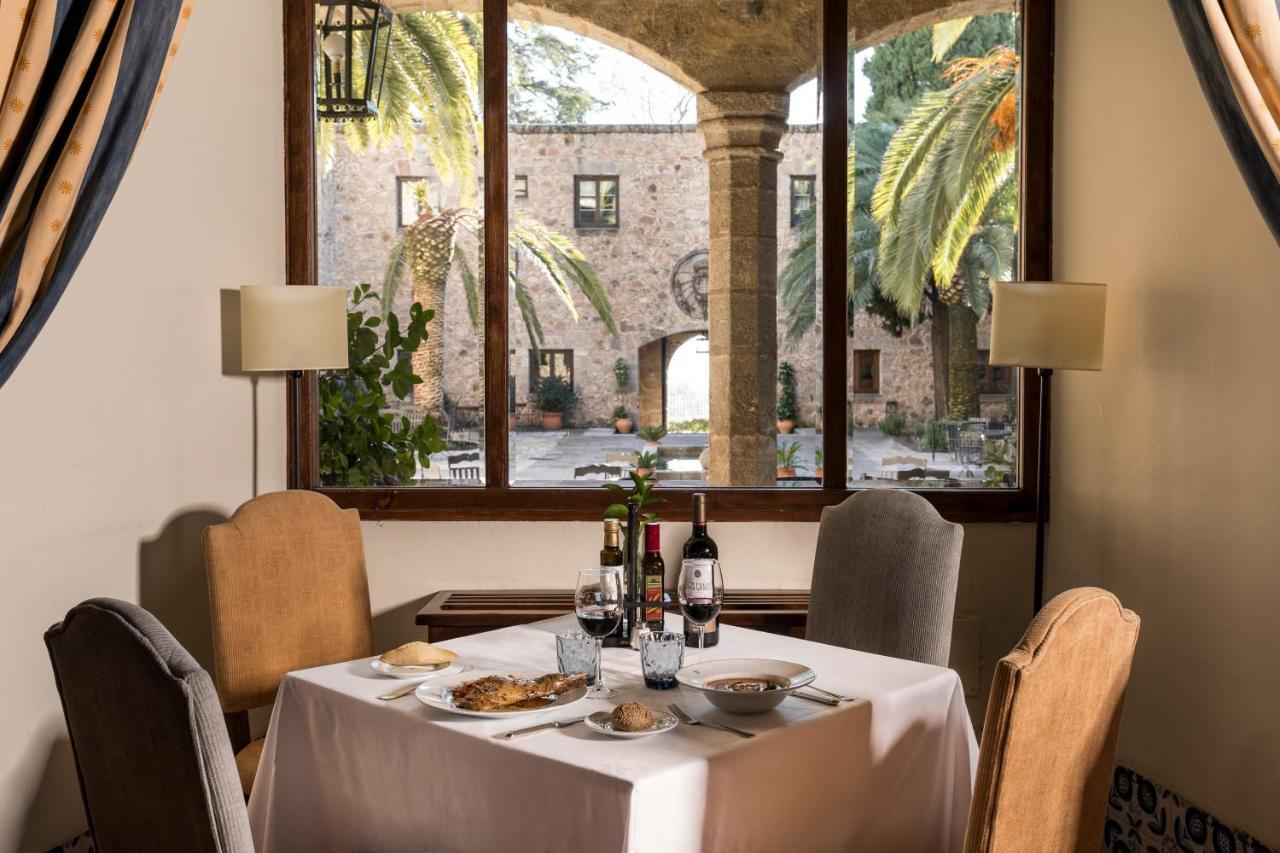 Parador De Jarandilla De La Vera Exteriör bild