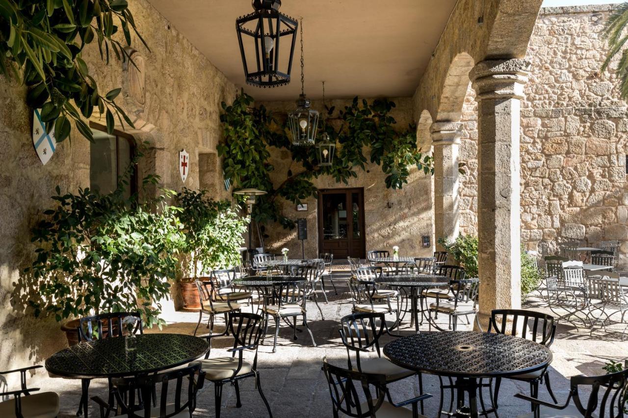 Parador De Jarandilla De La Vera Exteriör bild